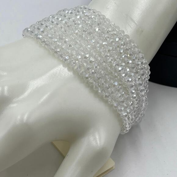 Saachi multi-strand white crystal bracelet with sparkling magnetic closure New - Picture 2 of 10